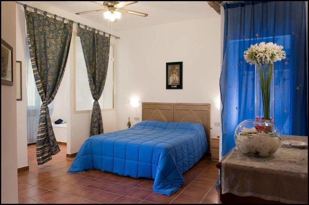 Agriturismo Il Casale Delle Ginestre Фьюмичино Экстерьер фото