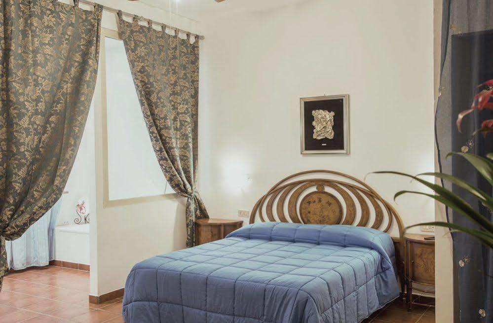 Agriturismo Il Casale Delle Ginestre Фьюмичино Экстерьер фото